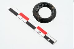 Foto von Gagatringperle (NHMW-PRAE-025332)